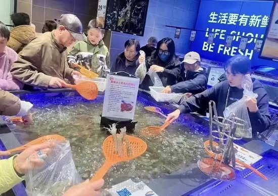 股票配资成本 自学胖东来，能救永辉吗？